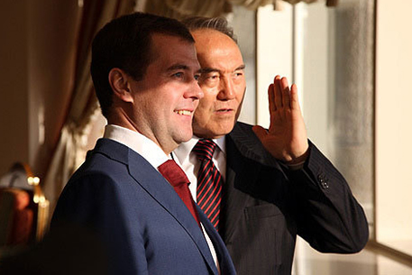 Медведев и Назарбаев обсудили оргвопросы саммита ОБСЕ 