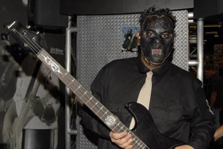 Басиста рок-группы Slipknot нашли мертвым