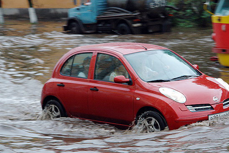 Число жертв наводнения на Мадейре возросло до 42 человек