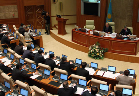 Парламент РК рассмотрит вопрос о досрочных выборах 2 февраля
