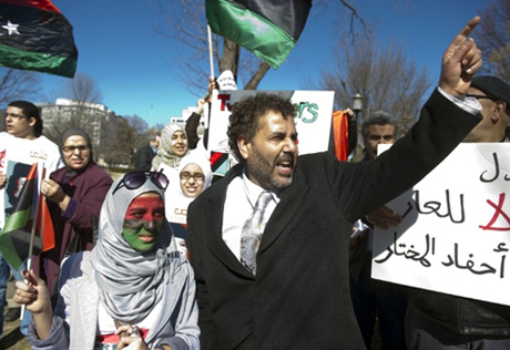 В Ливии демонстранты захватили столичный аэропорт