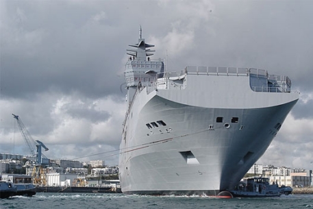 Вертолетоносец Mistral. Фото с сайта grani.ru
