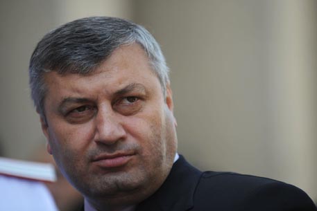 Самолет президента Южной Осетии вынужденно сел в Хельсинки 