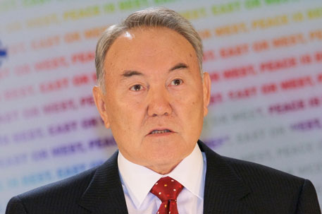 Назарбаев выразил соболезнования президенту Франции