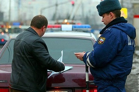 Проваливший экзамен москвич покусал инспектора ГИБДД