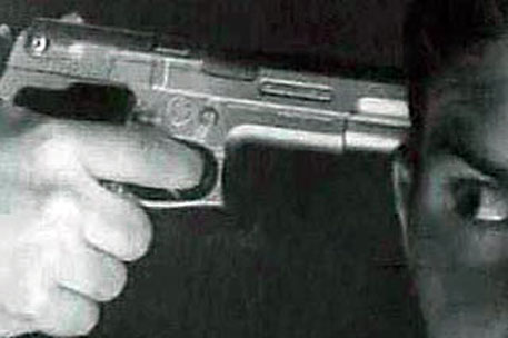 В Актобе свидетель по уголовному делу застрелилась из оружия охранников