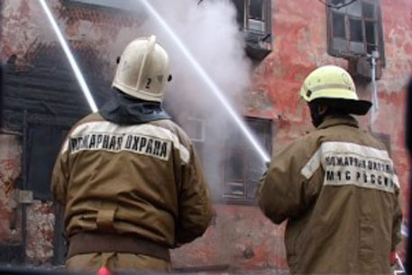 90 человек эвакуировали из загоревшегося в центре Москвы здания