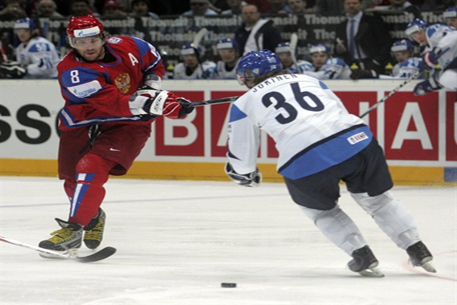 Российские хоккеисты разгромили финнов на чемпионате мира
