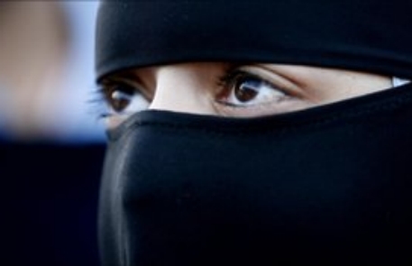 Австралийский суд запретил давать показания в хиджабе