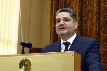 Премьер Армении на тракторе врезался в ограждение