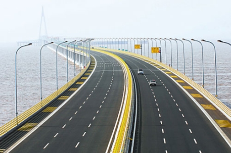 Китай начал строительство самого длинного в мире моста