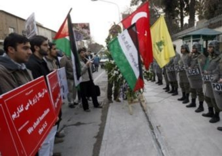 Смерть аятоллы привела к митингам иранской оппозиции