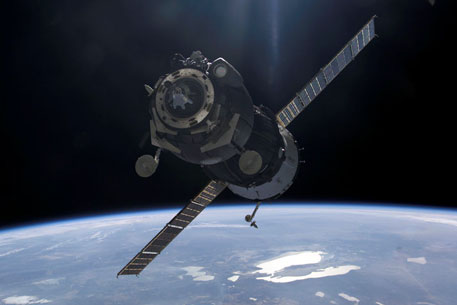 Корабль "Союз" с космонавтами отстыковался от МКС