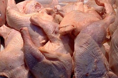 Пекин ввел залог для импортеров мяса курицы из США