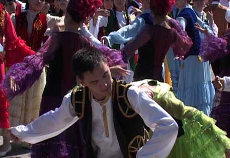 Казахский танец "Кара жорга" одновременно исполнят 7,5 тысяч человек
