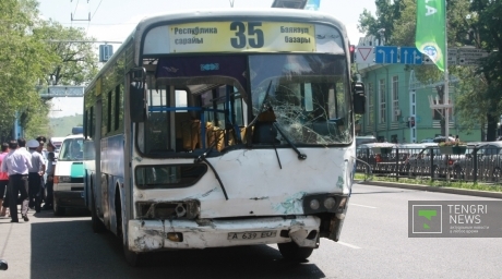 Акимат Алматы забрал у перевозчика маршрут №35 после ДТП с полицейским