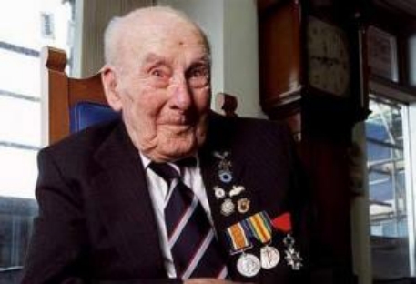 113-летний британец оказался старейшим жителем планеты
