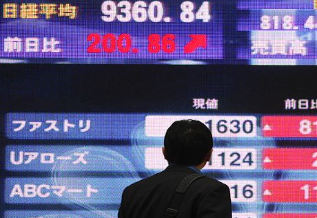 Nikkei поднялся выше 10 тысяч пунктов после "отмены " дефолта в США