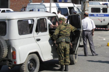 При взрыве машины в Дагестане погиб сын милиционера 