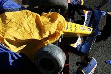ФИА отстранила Renault от участия в "Гран-при Европы" 