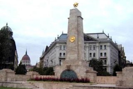 Осквернившего памятник советским воинам в Будапеште оштрафовали
