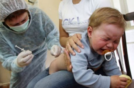 Актюбинские врачи подали в суд на непрививших детей родителей