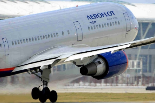 Чиновников обяжут летать самолетами российских компаний