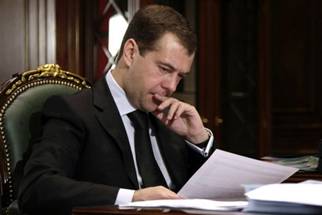 Медведев озаботился обвалом евро