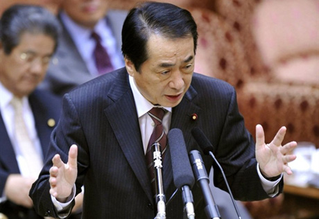 Японский премьер отказался уходить с поста после отставки главы МИД