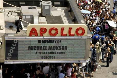 Майкла Джексона приняли в Зал славы театра Apollo