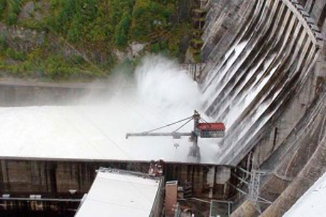 Ростехнадзор выяснил причину аварии на Саяно-Шушенской ГЭС