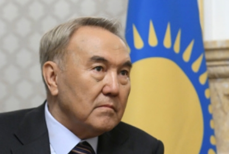 "Нур Отан" предложил пожизненное президентство Назарбаева