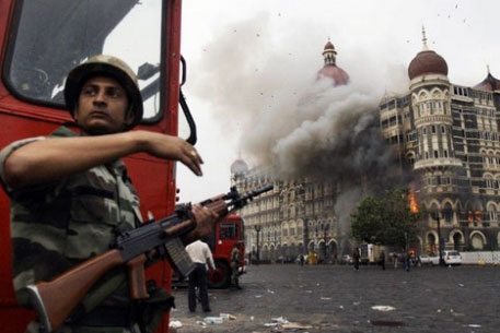В Мумбаи усилили меры безопасности в связи с угрозой терактов