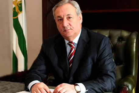 Опрос указал на победу Багапша на выборах президента Абхазии