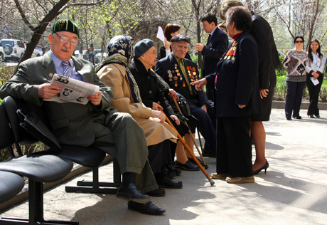 В Казахстане могут сравнять пенсионный возраст для мужчин и женщин