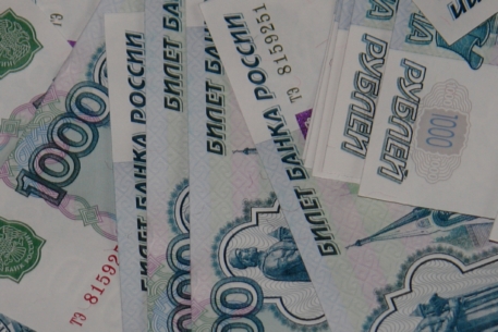 В Волгограде мужчина купил 210 телефонов за деньги "банка приколов"