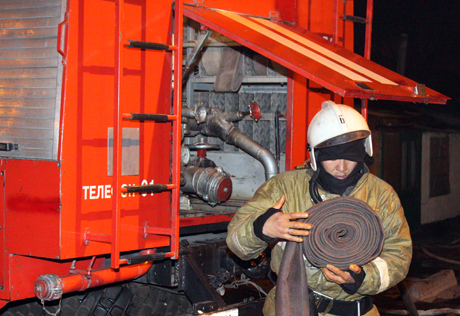 В Шымкенте пожарных не допускали к тушению горящего здания