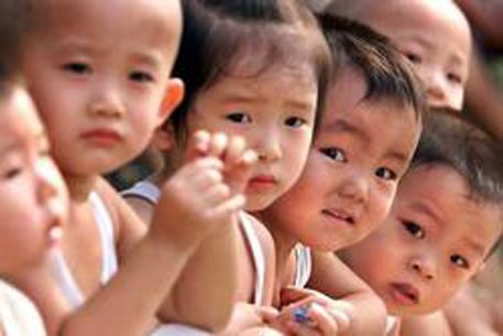 В Китае при обвале стены в детском саду пострадали 14 человек