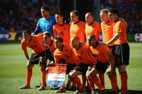 Футболисты сборной Голландии отправились в тюрьму в ЮАР