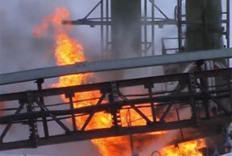 На нефтеперерабатывающем заводе в Атырау произошел пожар 