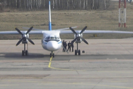 Ан-24 совершил аварийную посадку в Тюмени из-за отказа двигателя