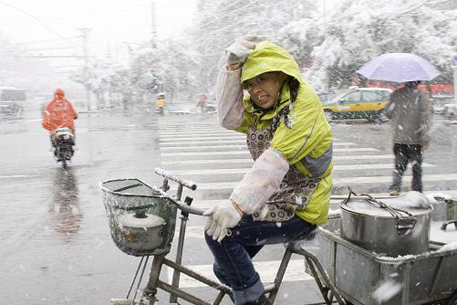 В китайском Синьцзяне снегопад уничтожил 800 домов