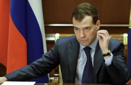 Медведев призвал не забывать об экологии в вопросе Химкинского леса