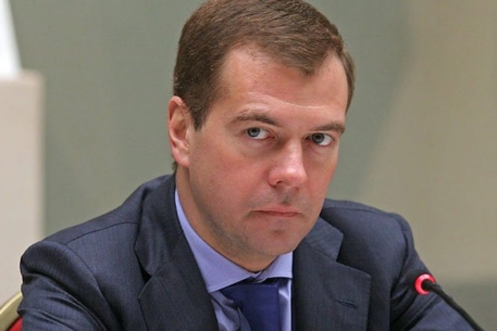 Медведев забрал у "несолидных" партий бесплатный эфир