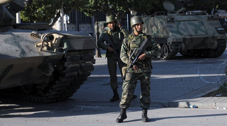 Число жертв беспорядков в Тунисе достигло 80 человек
