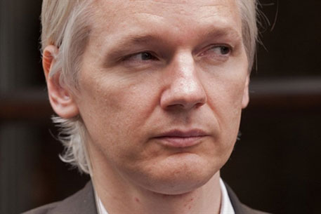 Основатель WikiLeaks застраховал себя от ареста в США 