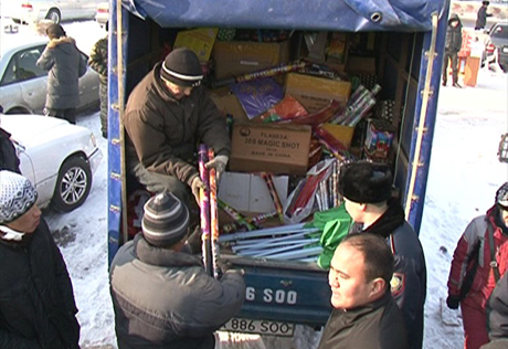 В Алматы у продавцов изъяли три газели пиротехники