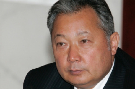 Президент Киргизии упразднил должность госсекретаря