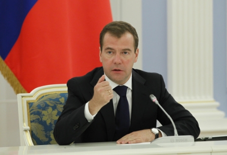 Медведев разрешил химическую кастрацию педофилов