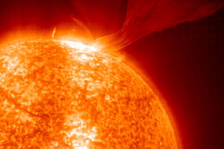 Астрономы зафиксировали мощный выброс солнечного вещества